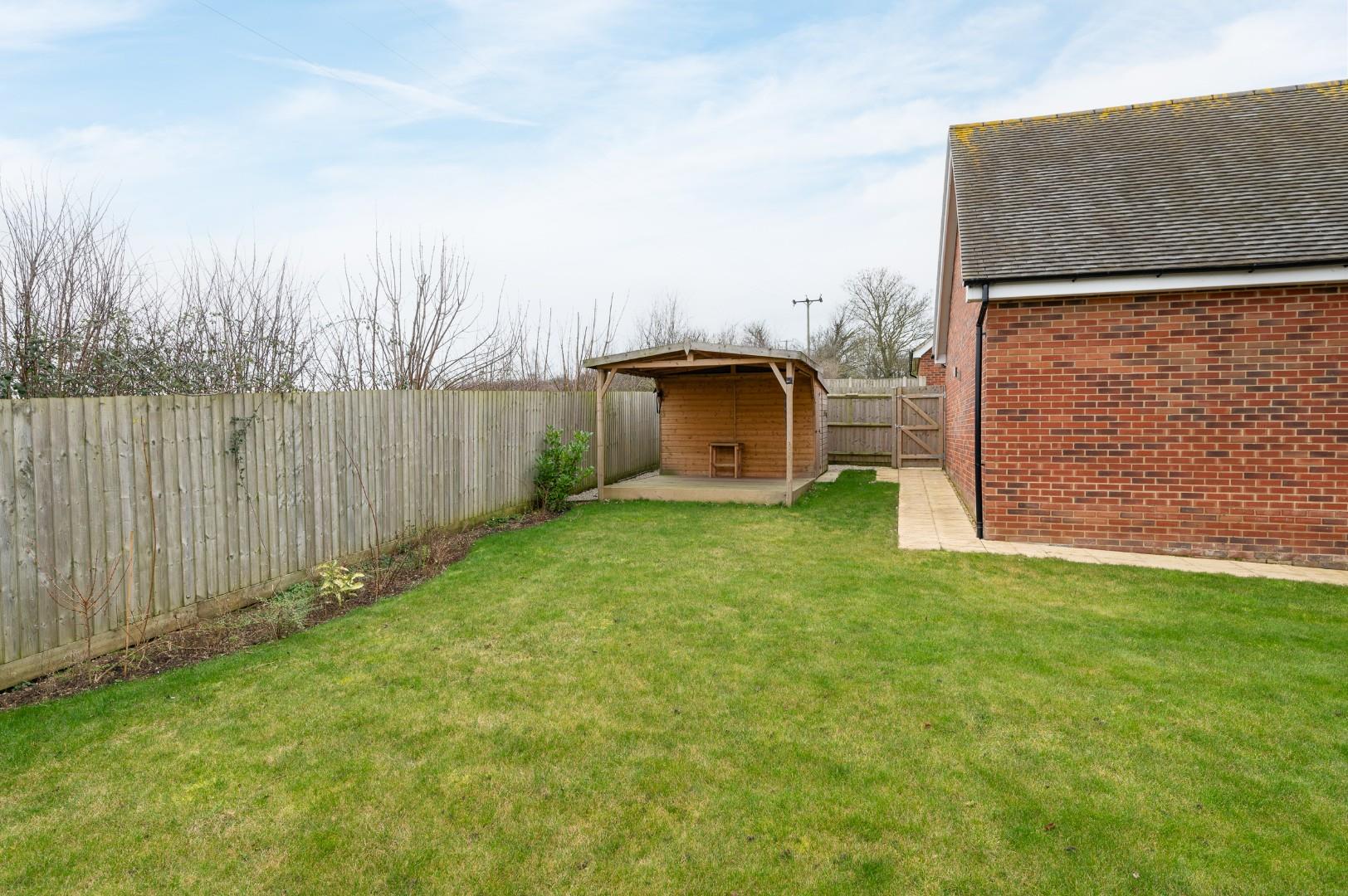 Cruickshank Mead, Leighton Buzzard Quarters Estate Agents